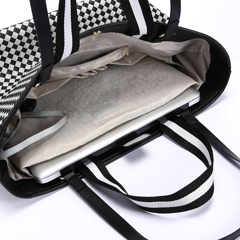Single shoulder large capacity bag for women