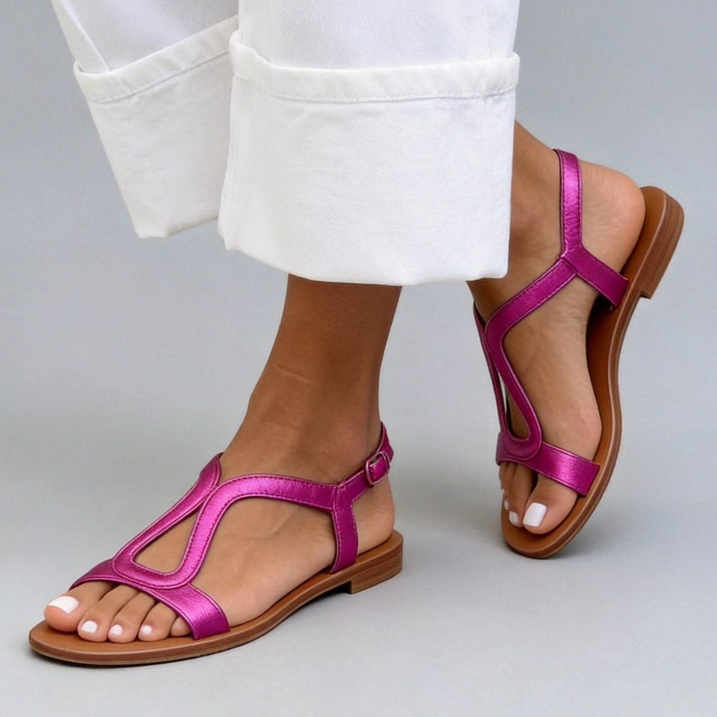 Casual flat bottomed women's shoes with exposed toe straps beach sandals for women