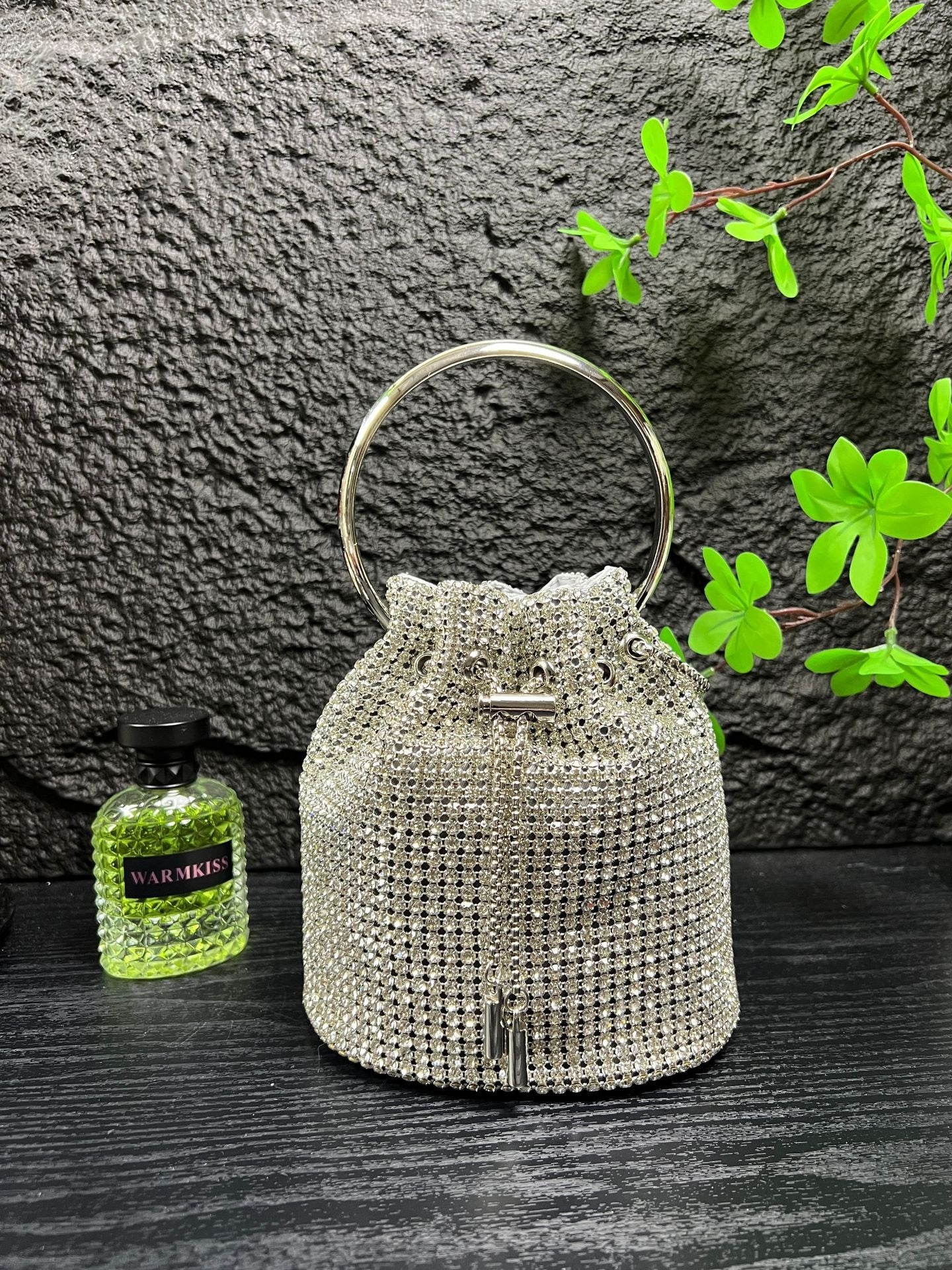 Diamond bucket bag for women