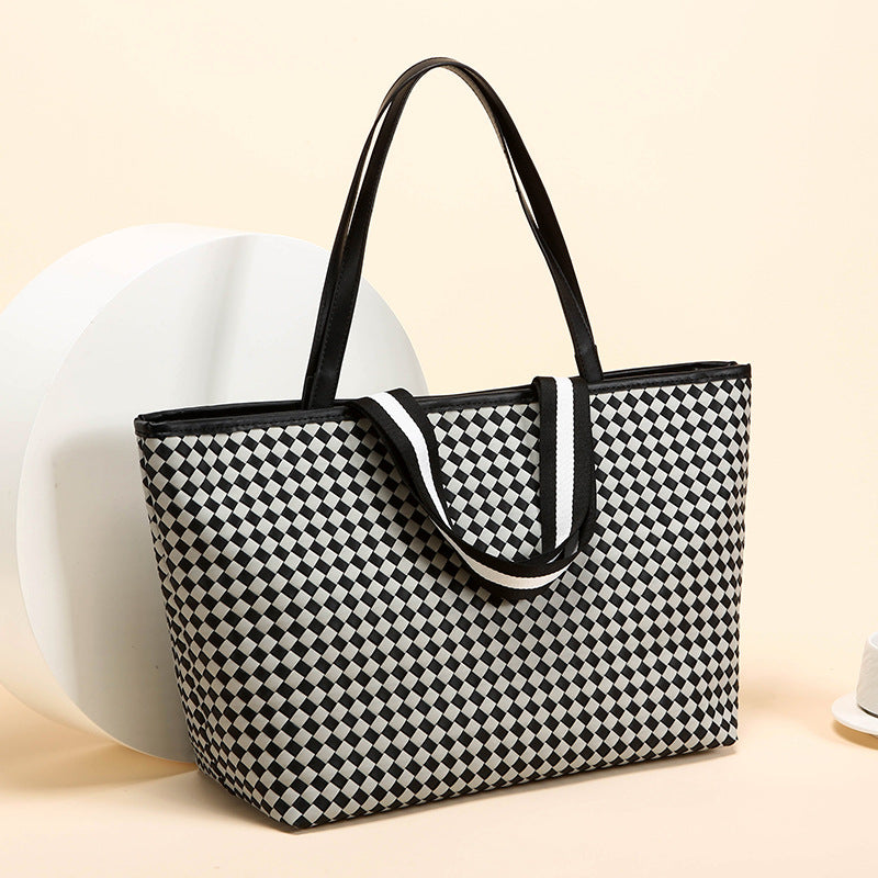 Single shoulder large capacity bag for women