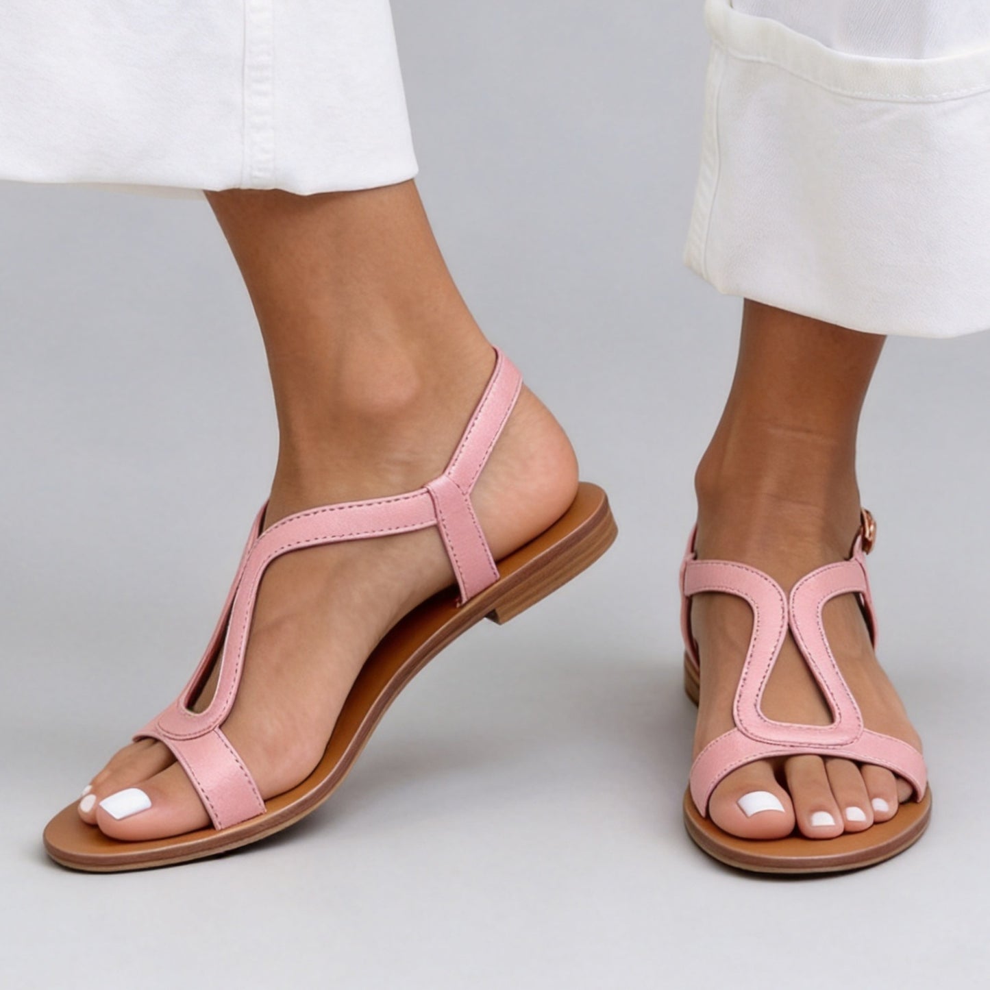 Casual flat bottomed women's shoes with exposed toe straps beach sandals for women